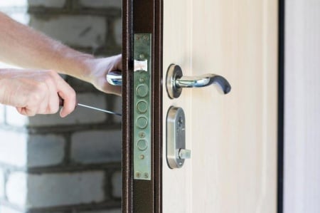 Serrure gripp&eacute;e ou cl&eacute; cass&eacute;e, faut-il r&eacute;parer ou changer le m&eacute;canisme ?